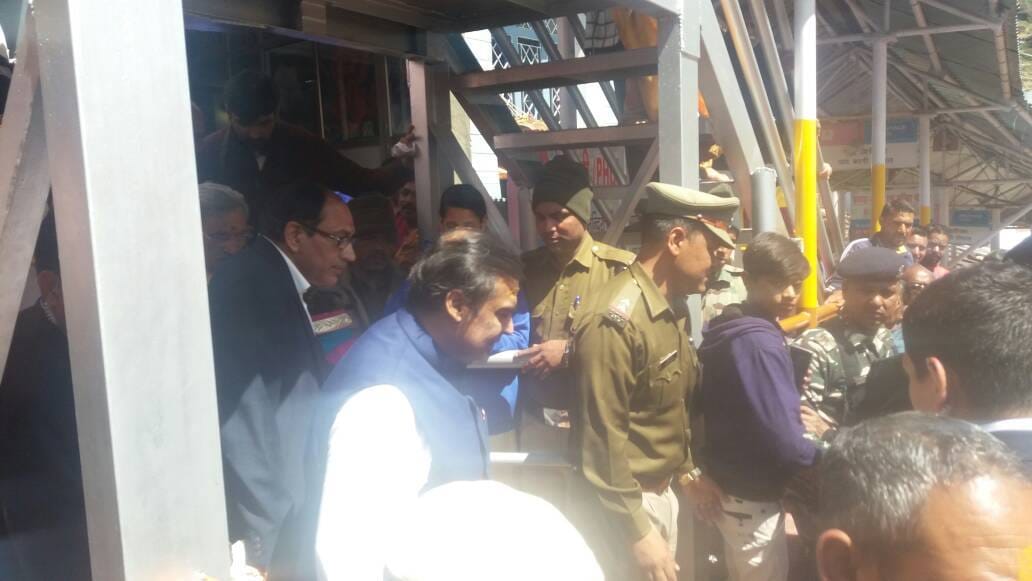 mukesh ambani reached badrinath