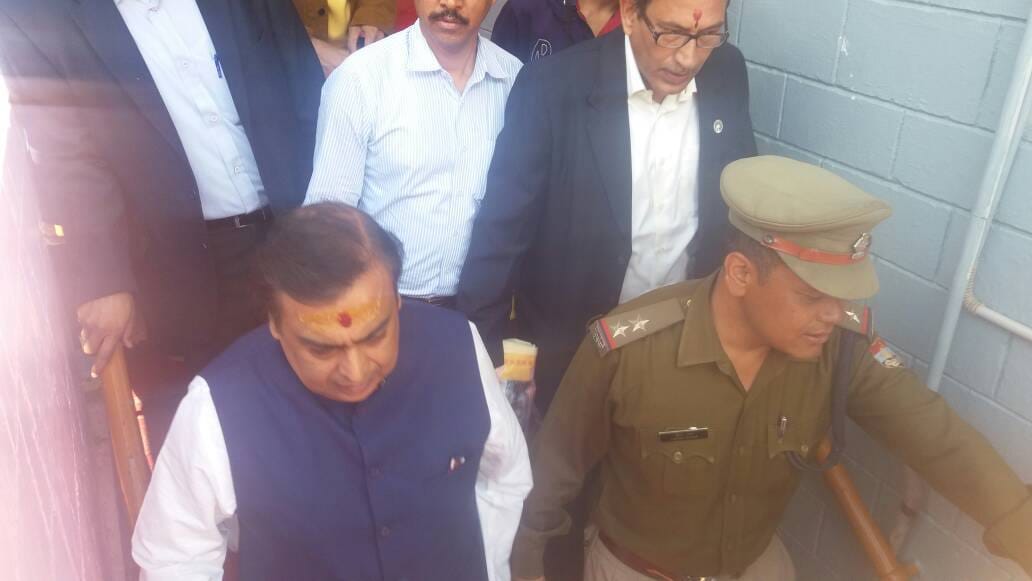 mukesh ambani reached badrinath