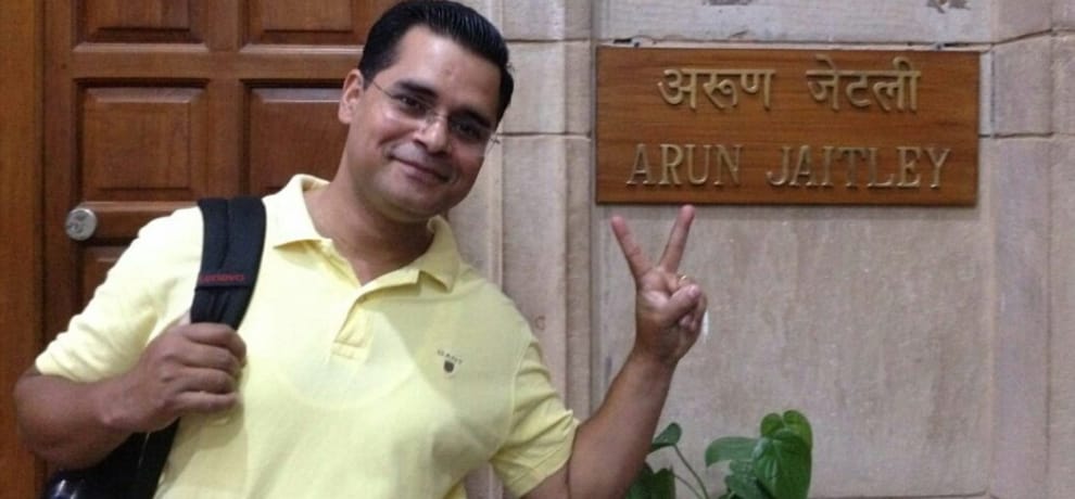 kapil mishra tweets photos and replies to aap on their bjp agent allegation