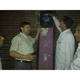 hole night bijli nigam flying on the round , 35 theft catch