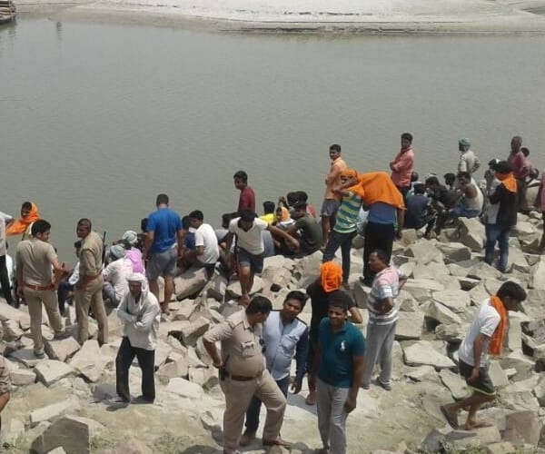  two man drowned in sarayu in faizabad.