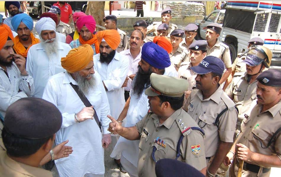 24 sikh arrested for protest in haridwar