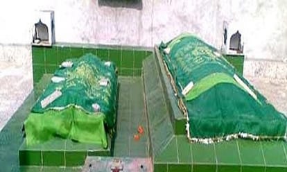 story behind Layla and Majnun graves in rajasthan 