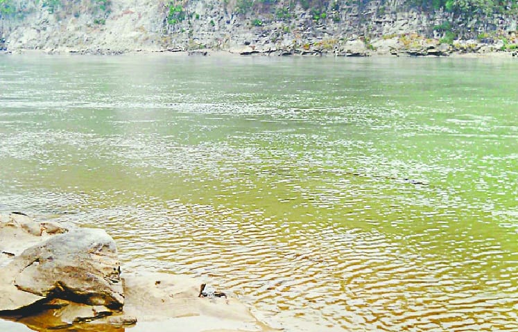 Ramganga dam closes power generation