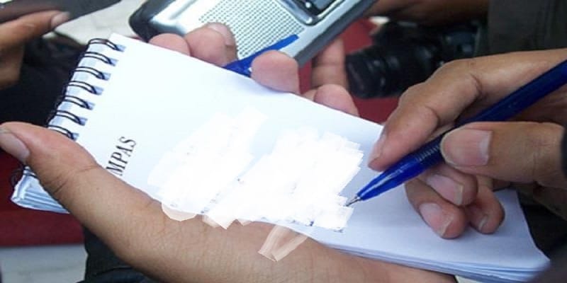 पुलिस ने पांच फर्जी पत्रकारों को पकड़ा