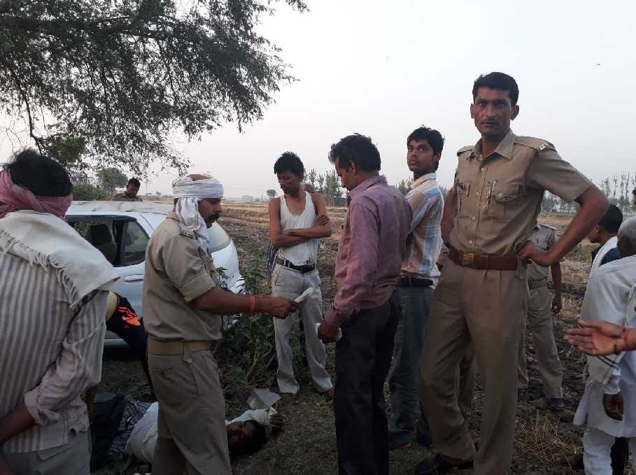 One killed, four injured in car collide with tree