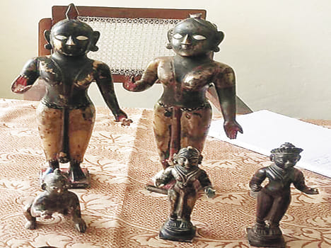Statues found from the river of the river were kept in the mallakhana