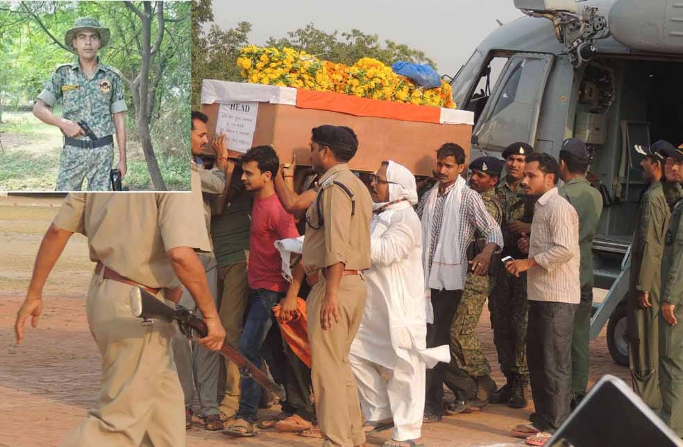 villagers are angry after bjp leaders trying to photo shoot with martyr