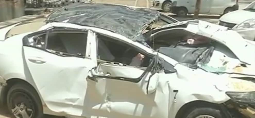 car jumped from flyover in delhi 3 youth died