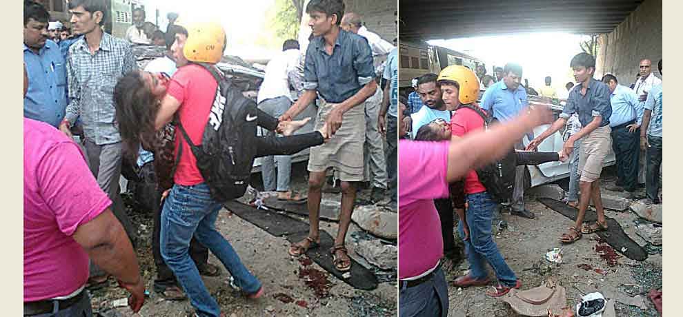 car jumped from flyover in delhi 3 youth died