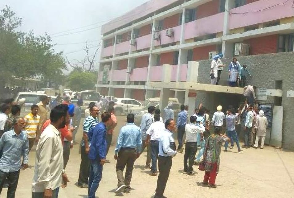 Fire in Baddi Mini Secretariat Office.