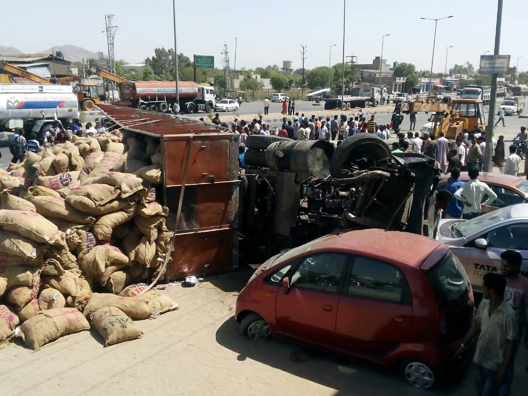 one died after trailer collided with tractor in ajmer 