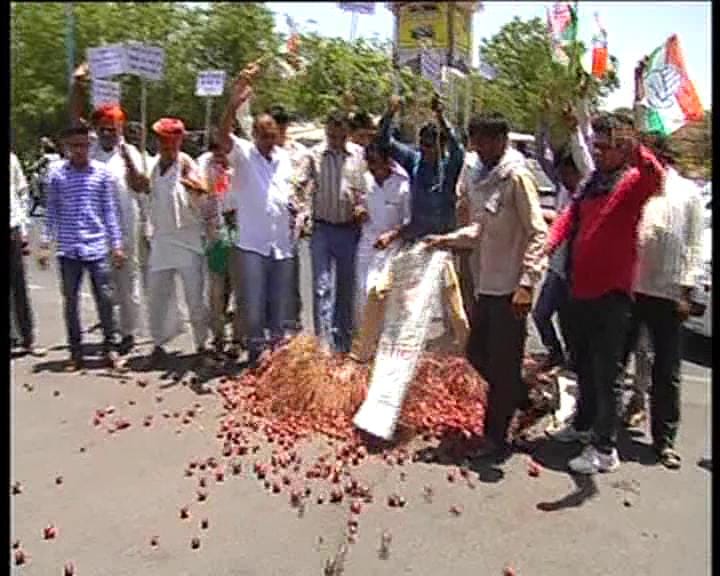 youth congress protest against state government in jodhpur
