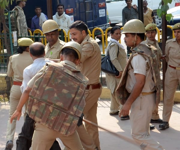  social audit members protest in Lucknow.