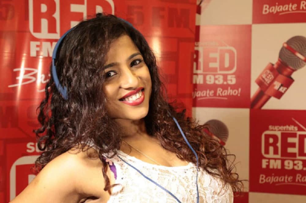 rj malishka is ready to debut in films with vidya balan
