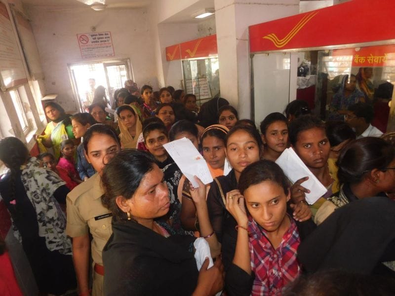 Rush crowd to fill fake form