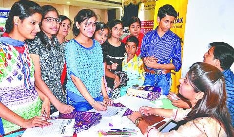 Students test their dreams for flying dreams