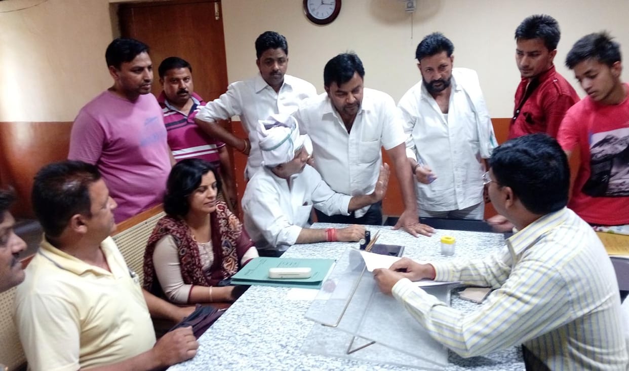 Opposition against fake votes.