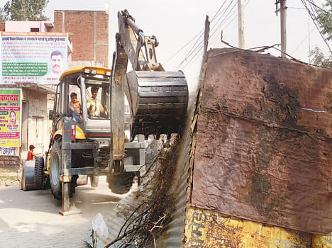 Transcendent encroachment team seeing merchants' anger