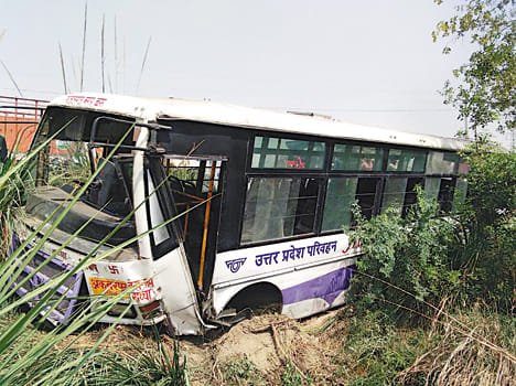 Bus and tempo dropped due to overtake