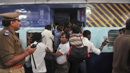 charge rupees 50 for lower berth news is false- Railways Ministry