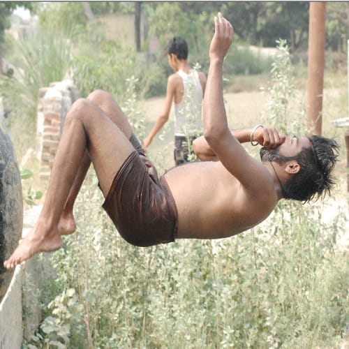 Alcohol, hubbub, fun and dangerous stunts, watching photos will shiver