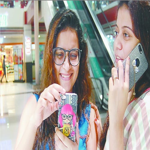Stylish cover should look great on mobile, women in the race for fashion, view Photos