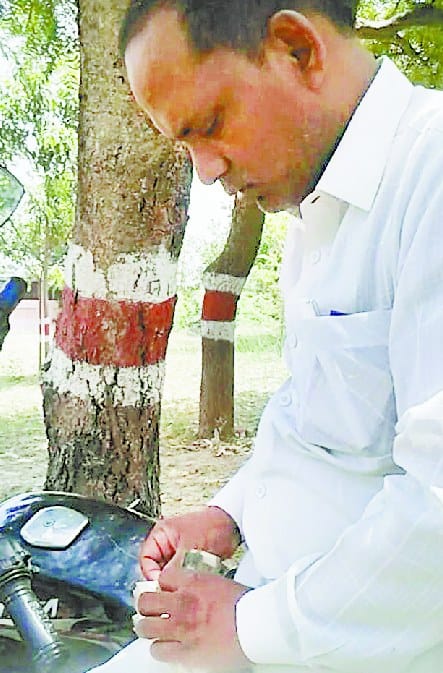 Bribe taking video viral, two suspended