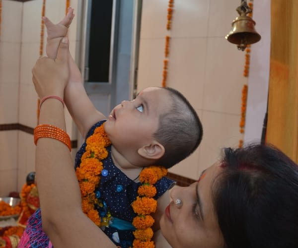 lucknowites celebrates bada mangal