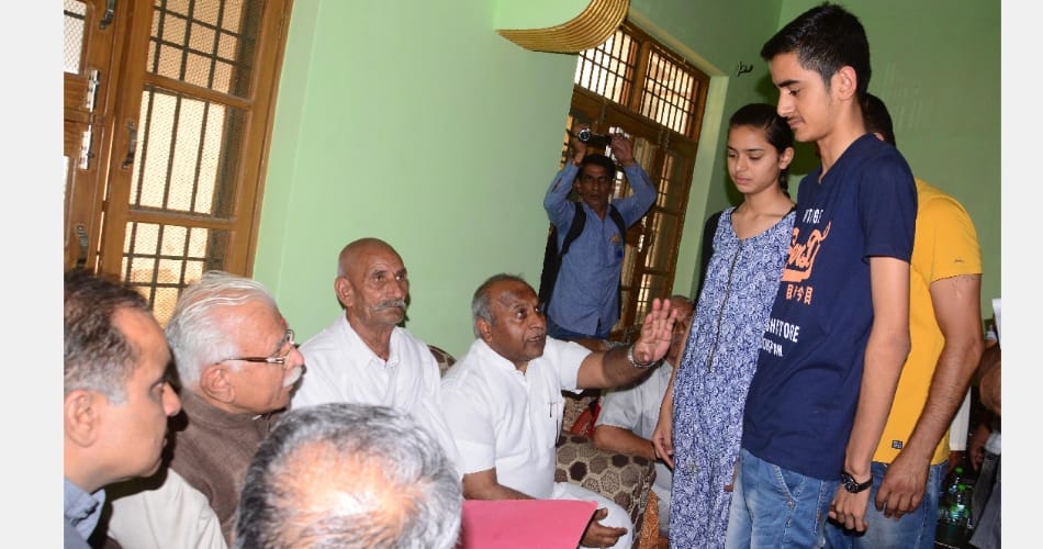 CM Meet Sukma martyr Ram mehar family after 22 day