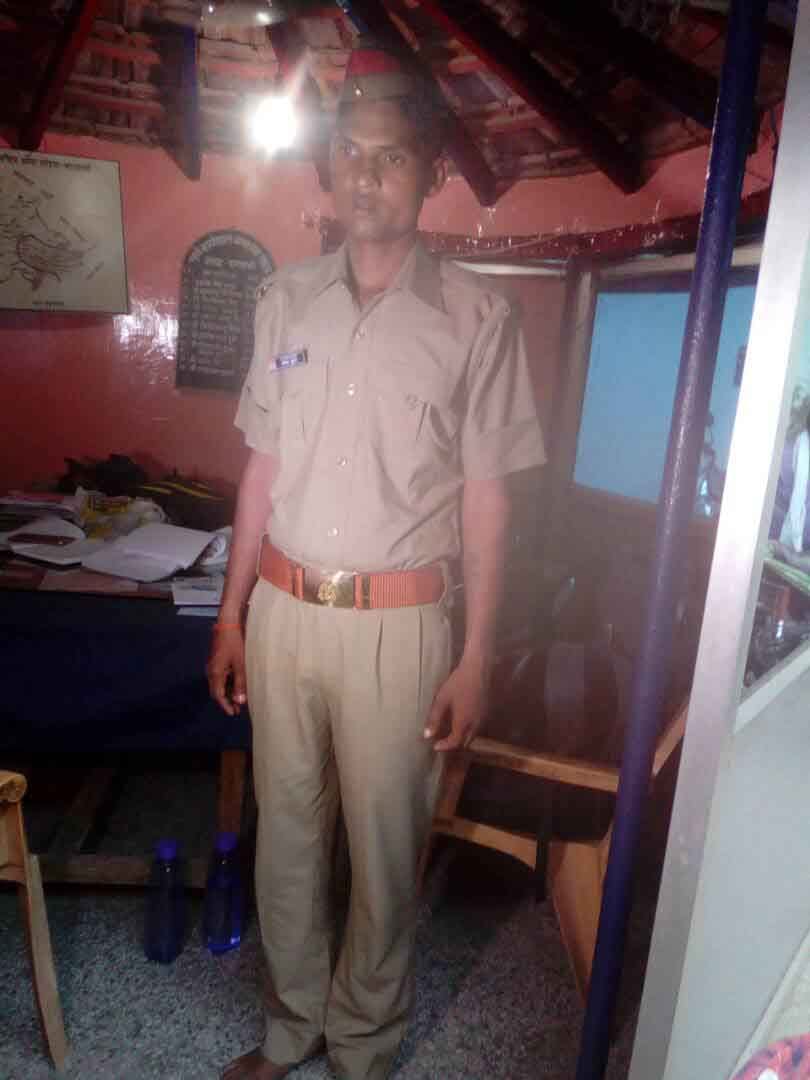 a false constable arrested at varanasi with wearing uniform of police