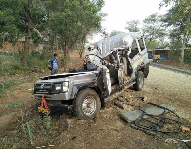 cruiser and tractor trolly collision at rewari, five people killed