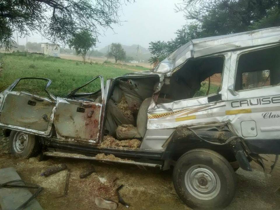 cruiser and tractor trolly collision at rewari, five people killed