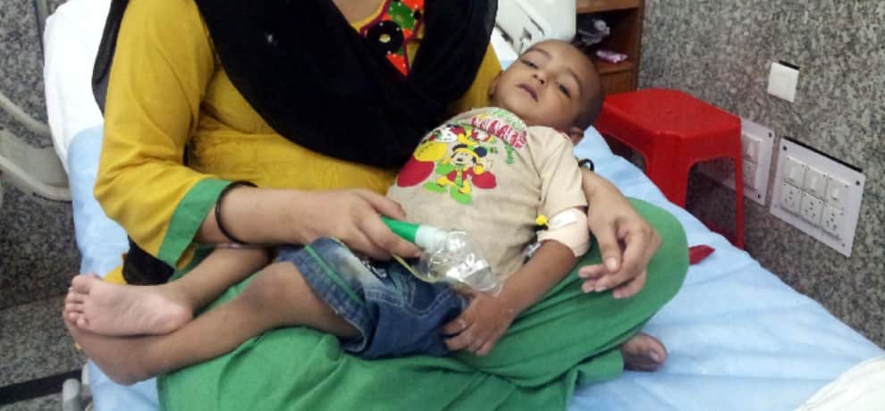 doctors of gb pant hospital operated a child lever having 6 inch worm by indoscpe Technic 
