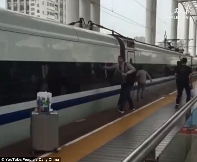 Chinese passenger stuck his finger in passing train