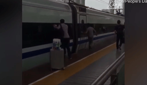 Chinese passenger stuck his finger in passing train