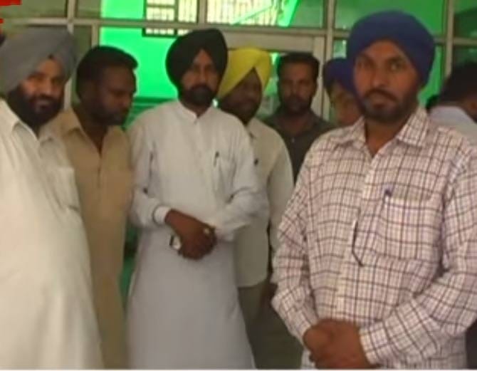 girl cimmited hanging suicide, left 11 page suicide note against in-laws, husband captured mms