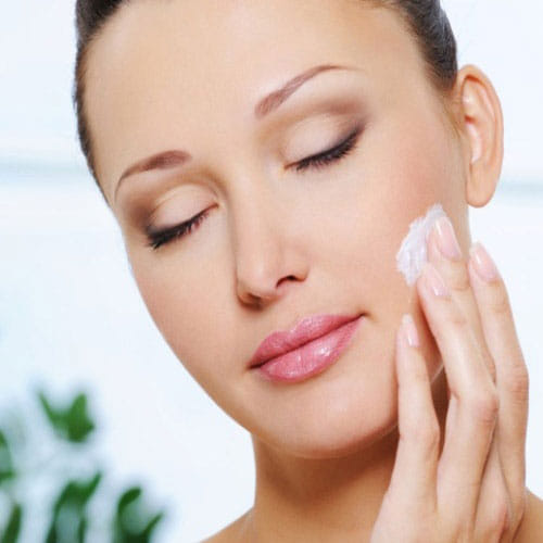 With pomegranate peel masks you can look 5 years younger than your age