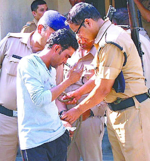 prisoner injured himself