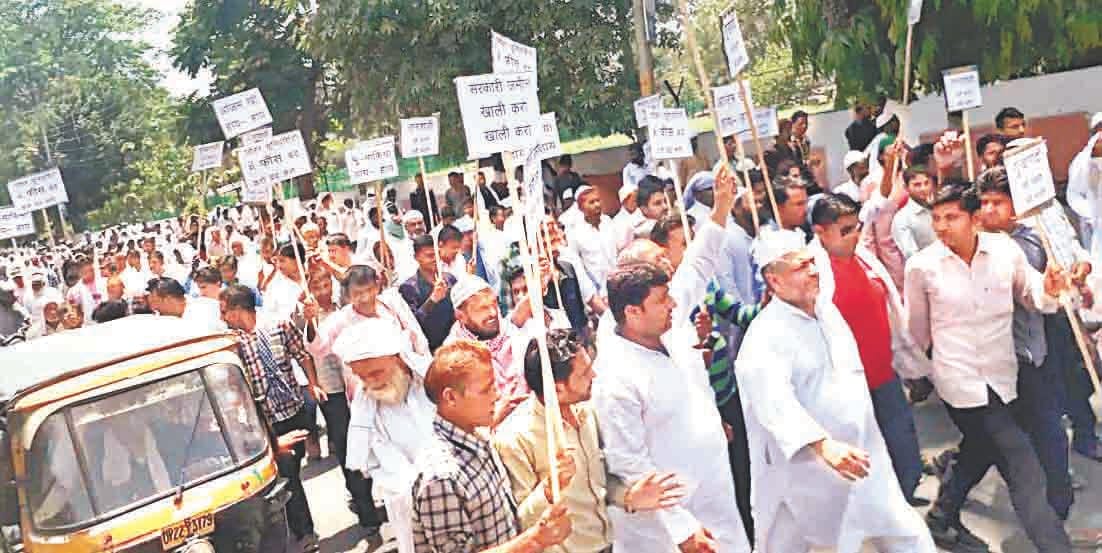 protest of azajm kha