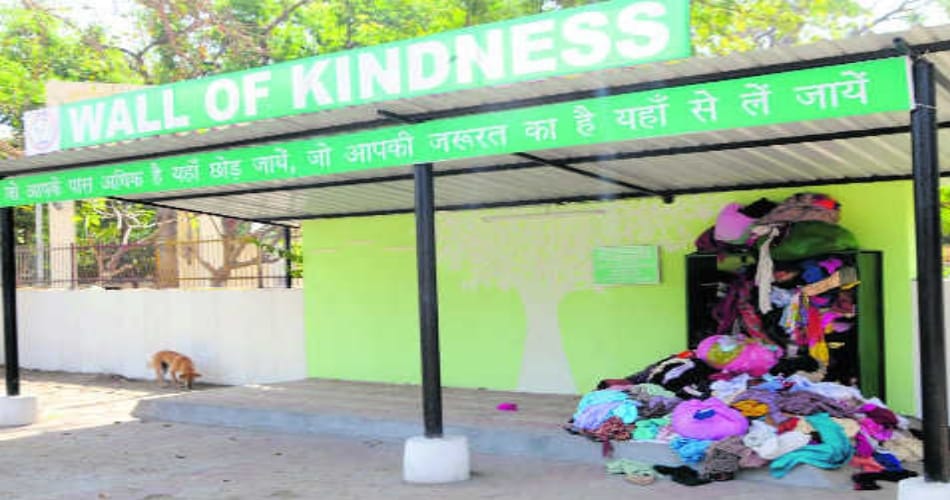 wall of kindness in amritsar