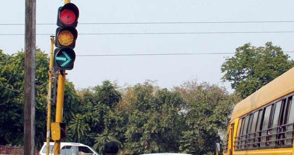 red light jumped by nri punished by 1 rupee