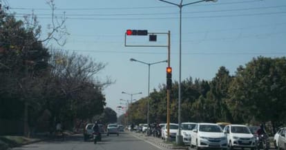 red light jumped by nri punished by 1 rupee