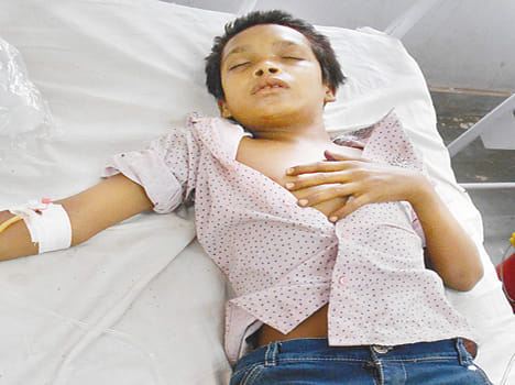 Eight Barati Fainted by Drinking Tea