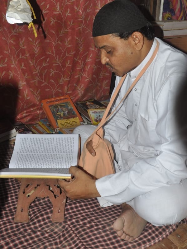 abdul gaffar of agra have equal faith in islam and hindu mythology