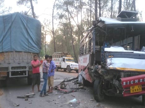 bus truck collied in bilaspur 15 injured.