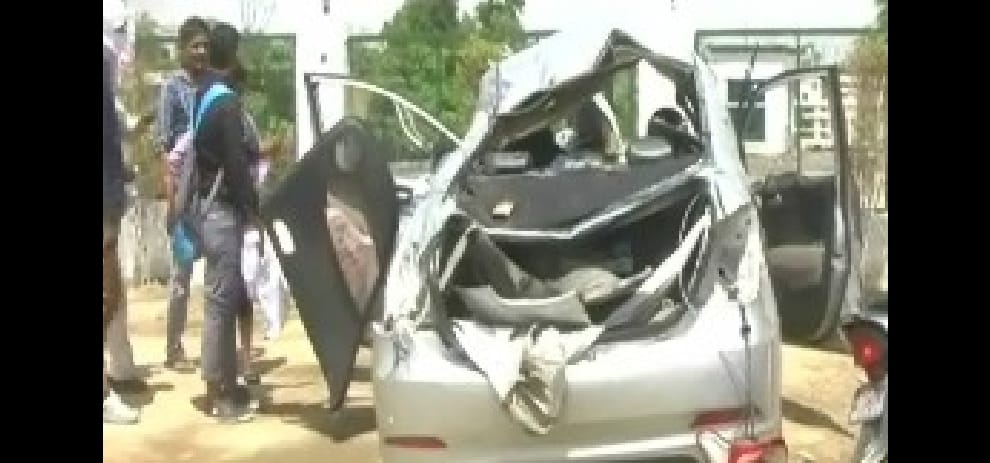  car accident by tire bursts, three boys died in palwal