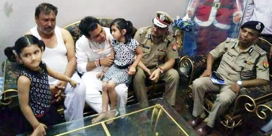 Mathura jewelers killing DGP Sulkhan Singh and minister shrikanth sharma reach Mathura