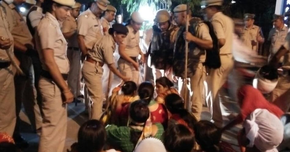 JBT Teachers protest outside Education hall , 150 teachers in police custody