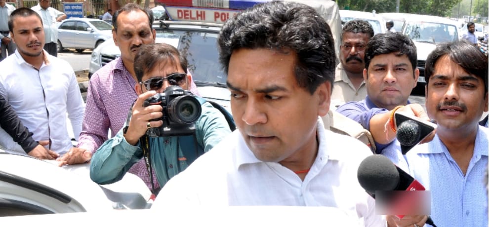 kapil mishra comment on kejriwal tweet 
